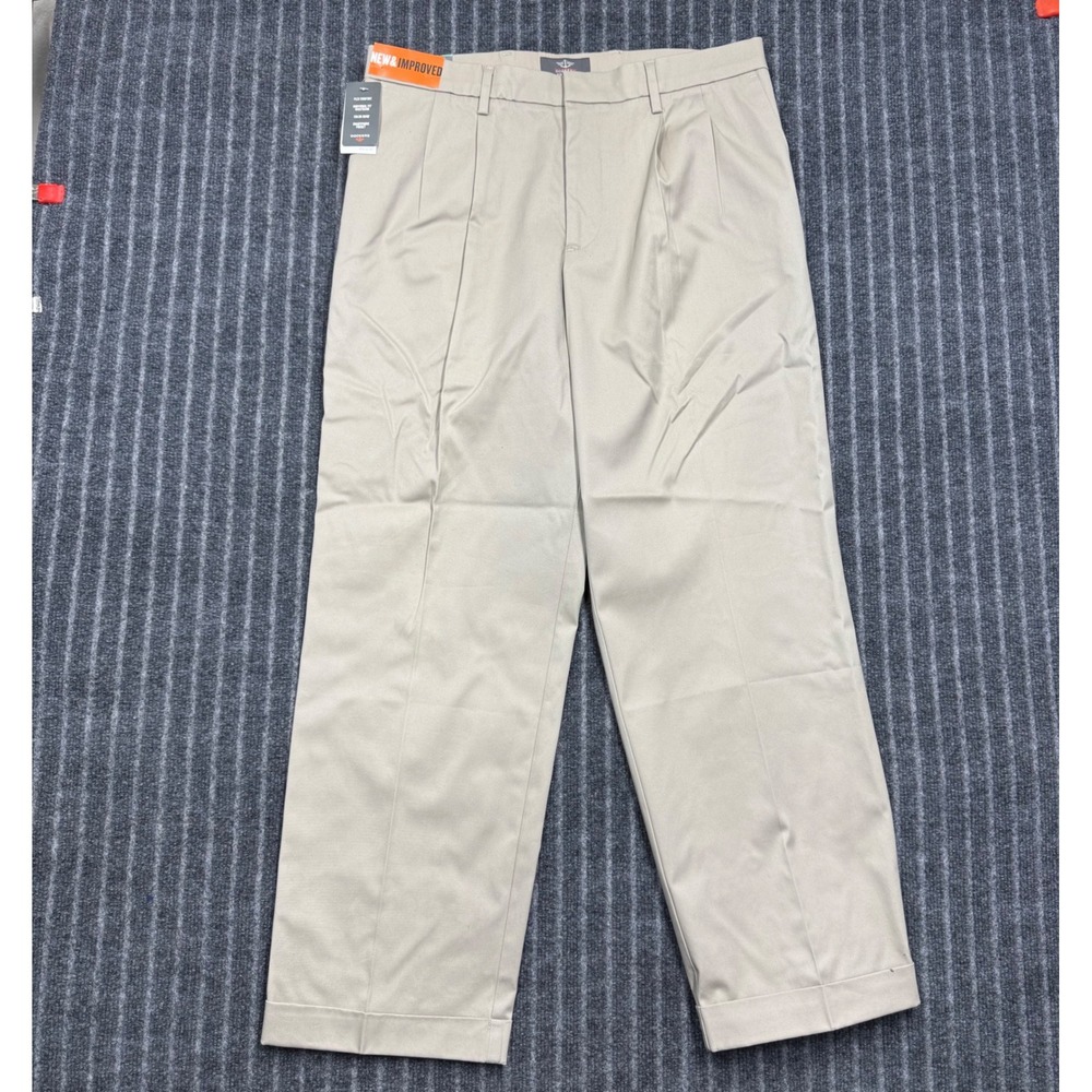 Dockers Mens Iron Free Khaki Pants 34x30 Tan Pleated Classic Fit D3 Stretch New